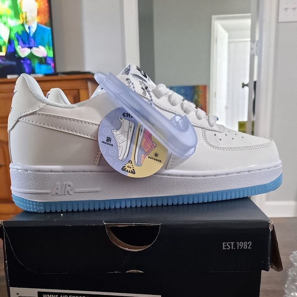 Women AF1 "UV" Size 8 - Picture 1 of 4